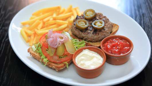 Feed chelsea burger halapenio mini